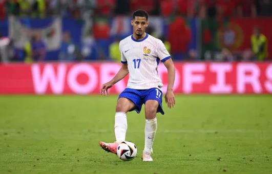 William Saliba dang choi rat tot tai Euro 2024