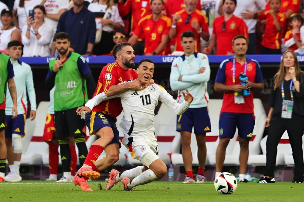 Dani Carvajal bi treo gio o ban ket EURO 2024