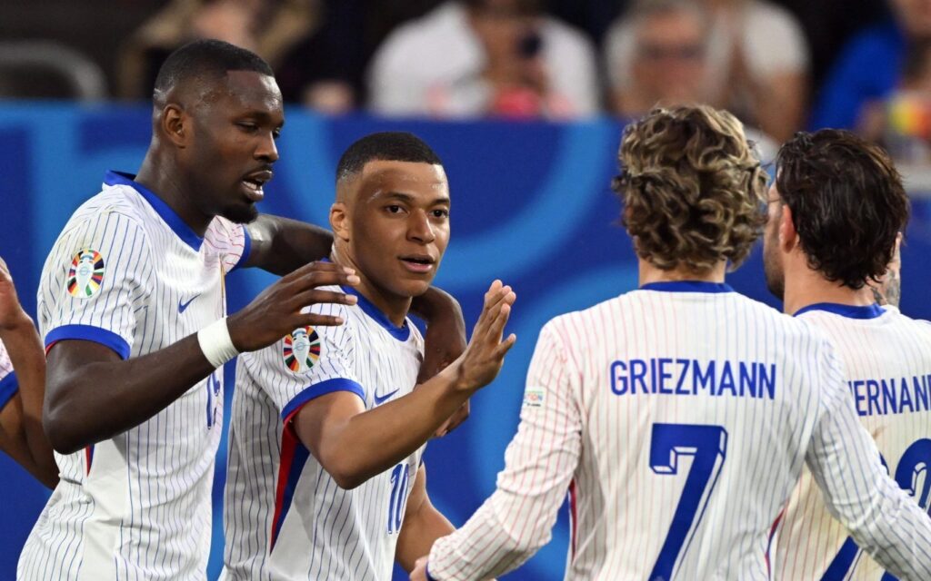 Griezmann-and-france-e1719847875121